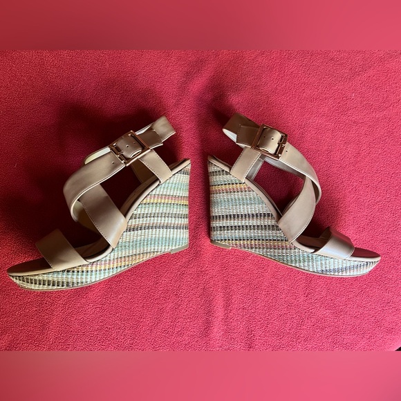 Women’s Jessica Simpson wedges size 9 - Picture 1 of 4